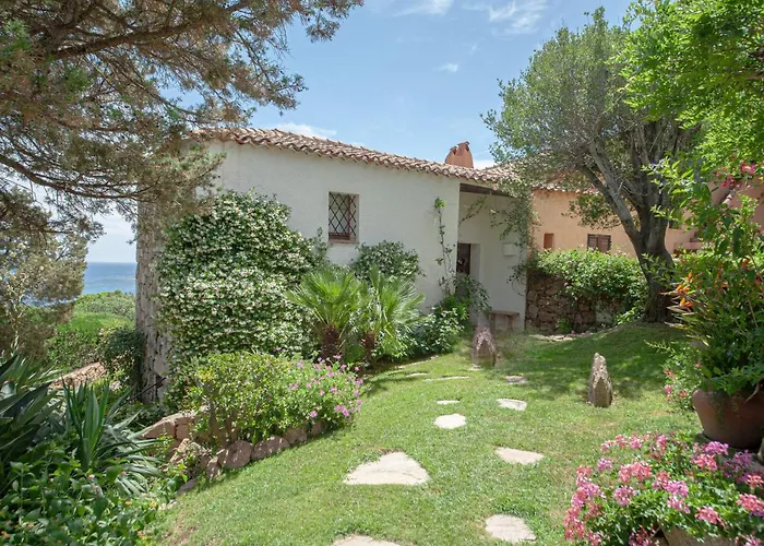 Дом отдыха Porto Cervo- Pantogia, Incantevole Vista Sul Mare Порто-Черво